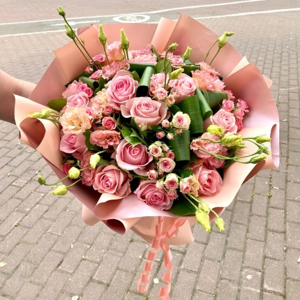 Букет с розовыми розами "Ангажемент": цены на доставку в по Балаково